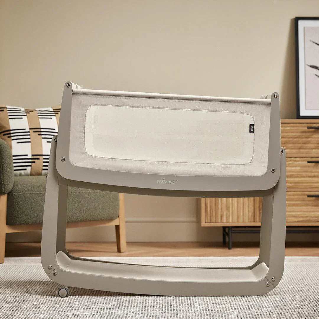 SnuzPod5 Bedside Crib - Pebble